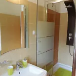 Orange Bamboo شقة سبليت