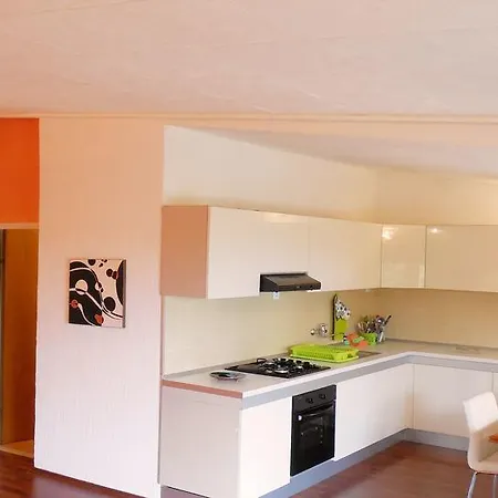 Orange Bamboo Daire