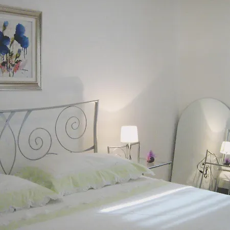 Orange Bamboo Lägenhet